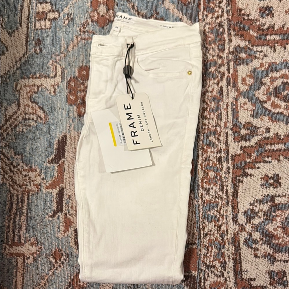 Frame Le Skinny De Jeanne Crop in white